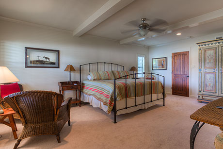 Cottage 4 Downstairs Bedroom A King Bed
